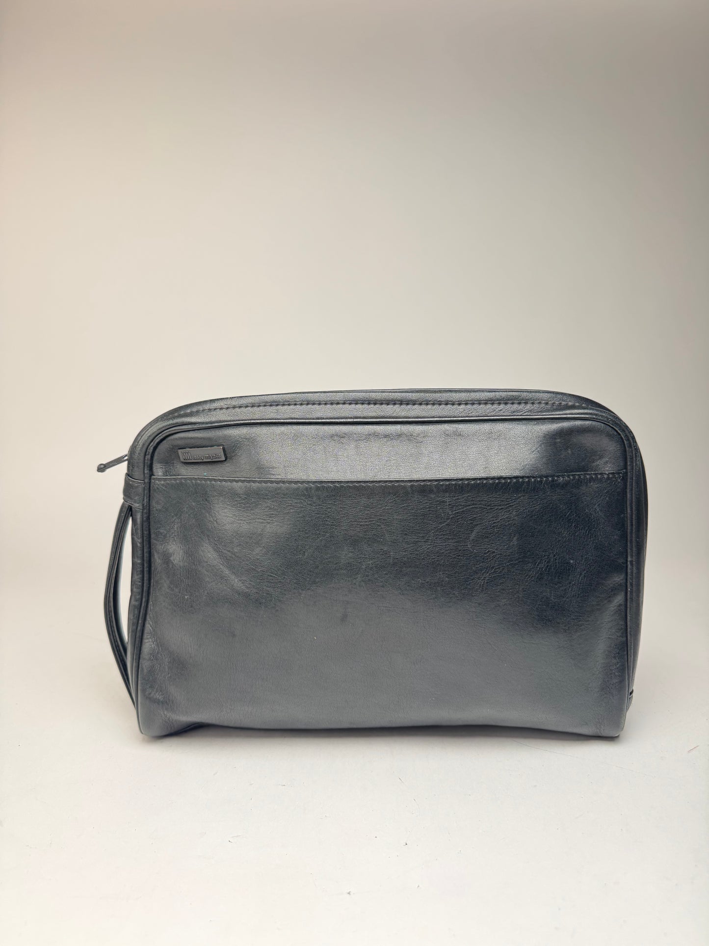 Pochette vintage en cuir noir Issey Miyake