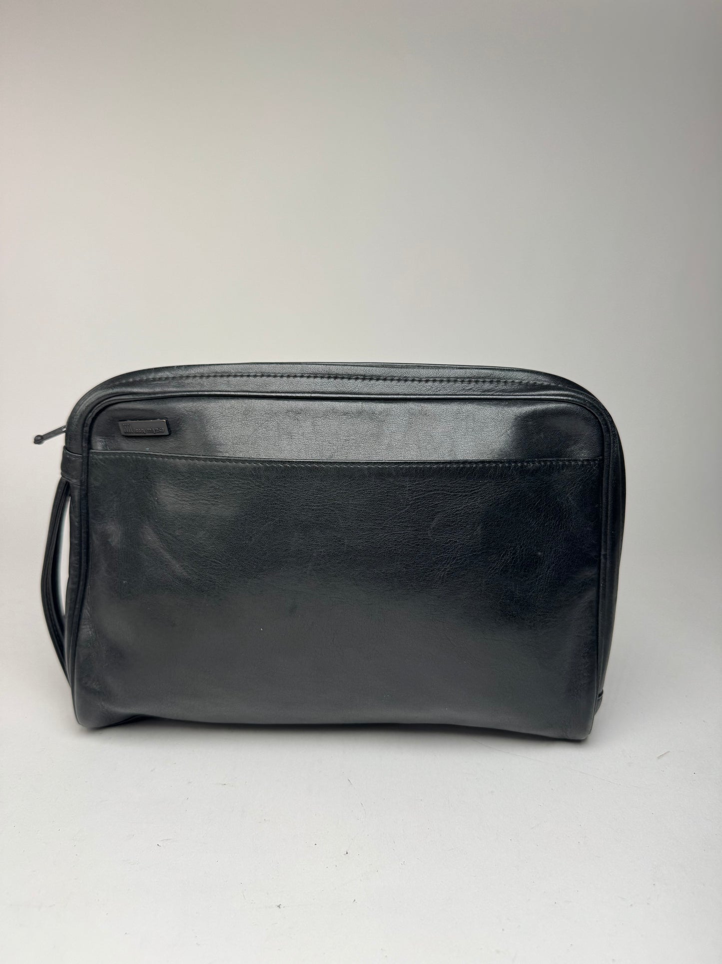 Pochette vintage en cuir noir Issey Miyake