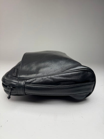 Pochette vintage en cuir noir Issey Miyake