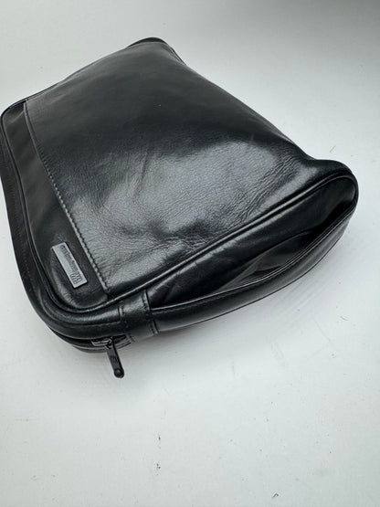 Pochette vintage en cuir noir Issey Miyake