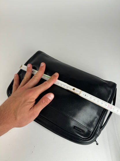 Pochette vintage en cuir noir Issey Miyake