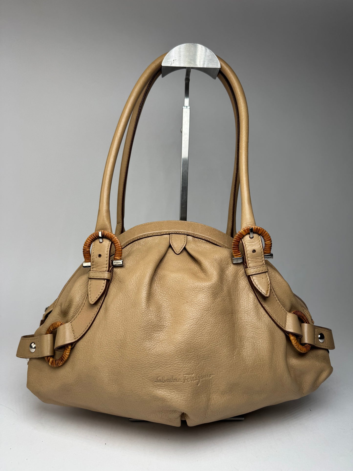 Sac vintage en cuir beige Salvatore Ferragamo