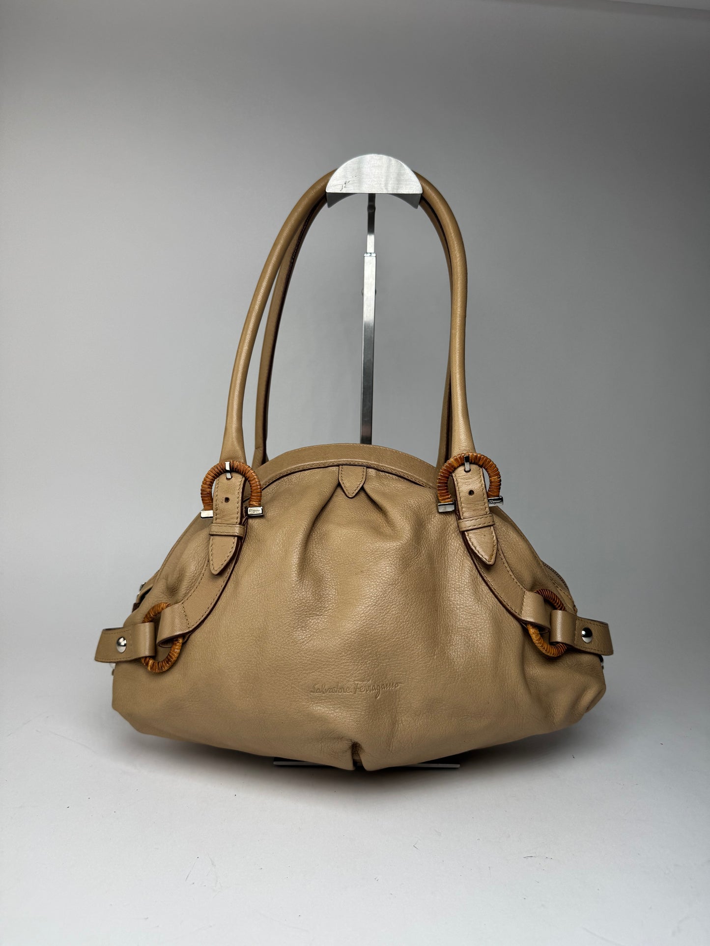 Sac vintage en cuir beige Salvatore Ferragamo