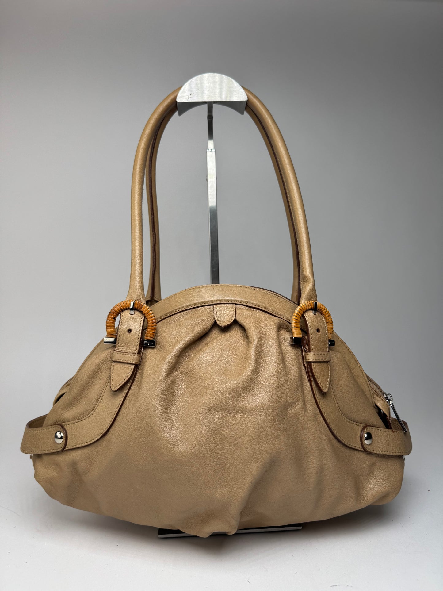 Sac vintage en cuir beige Salvatore Ferragamo