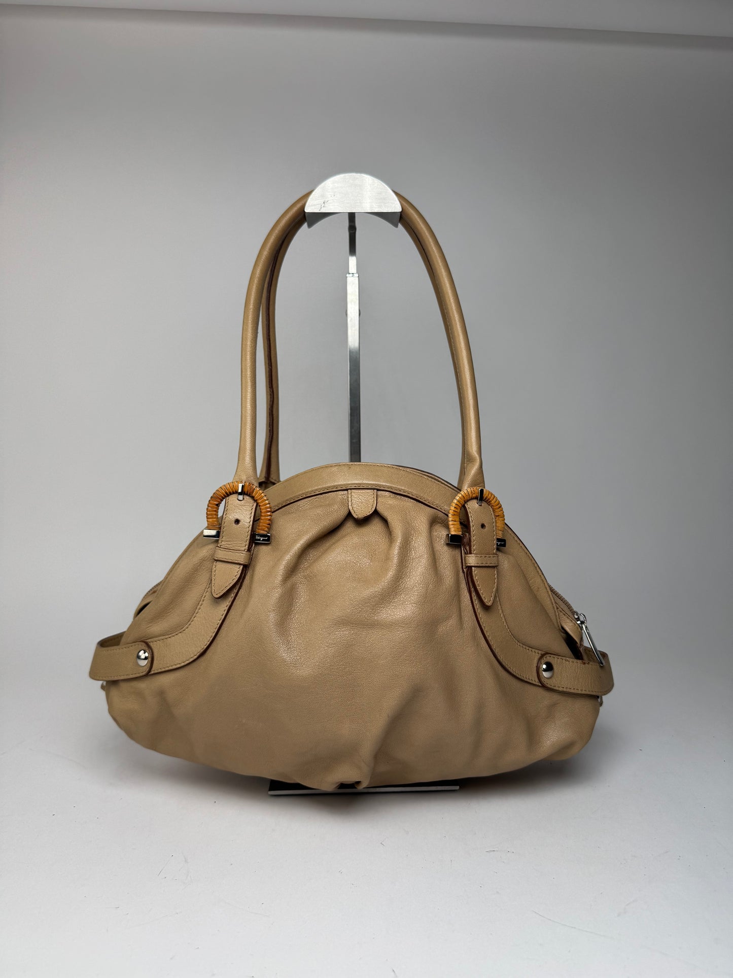 Sac vintage en cuir beige Salvatore Ferragamo