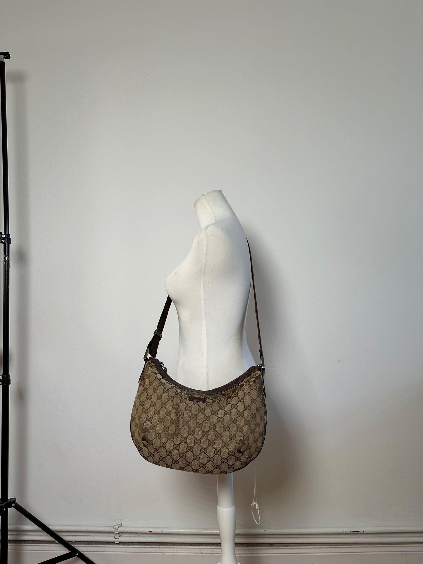 Vintage Gucci GG Supreme Shoulder Bag Silver Hardware Beige Brown