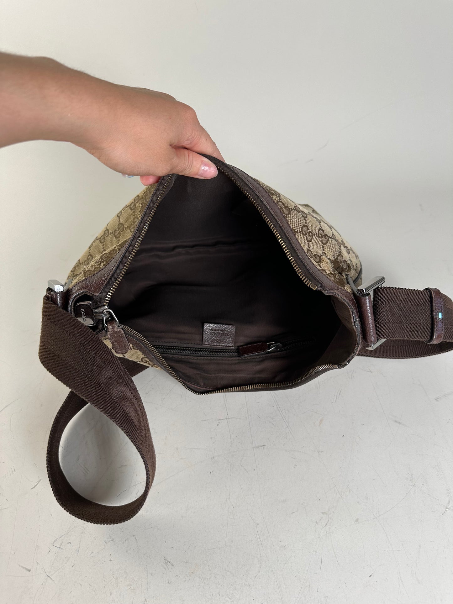 Vintage Gucci GG Supreme Shoulder Bag Silver Hardware Beige Brown