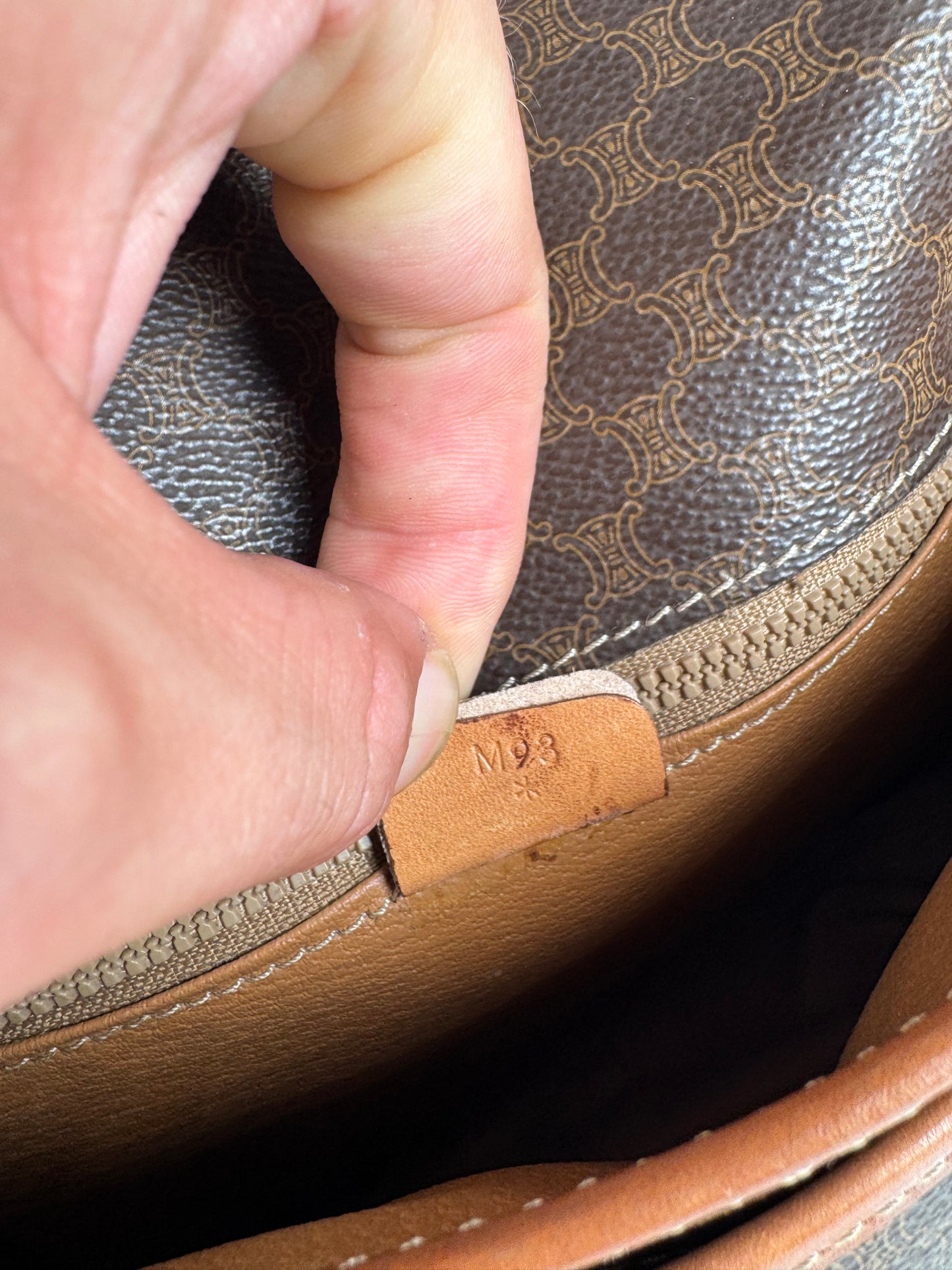 Sac bandoulière vintage en cuir Monogram Celine marron