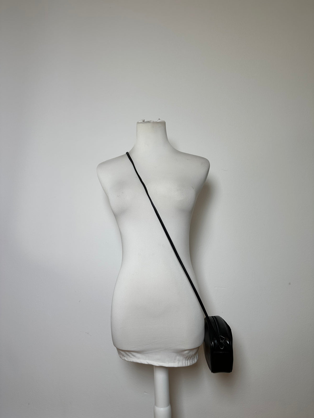 Vintage Givenchy 4G Logo Flap Crossbody Bag c. 1980s Black Gold