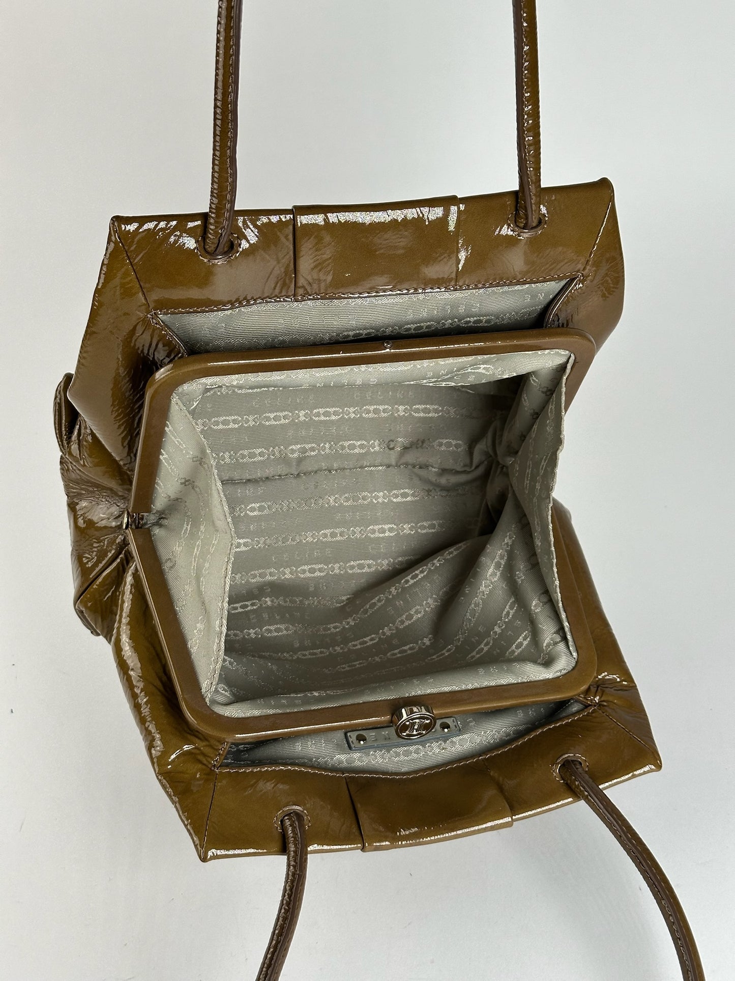 Sac vintage en cuir verni Céline Paris Kaki