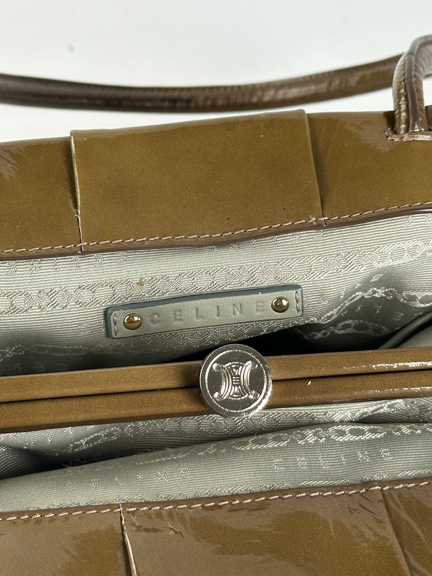 Sac vintage en cuir verni Céline Paris Kaki