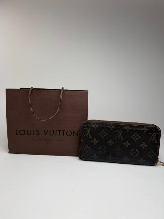 Vintage Louis Vuitton Monogram Zippy leather wallet brown