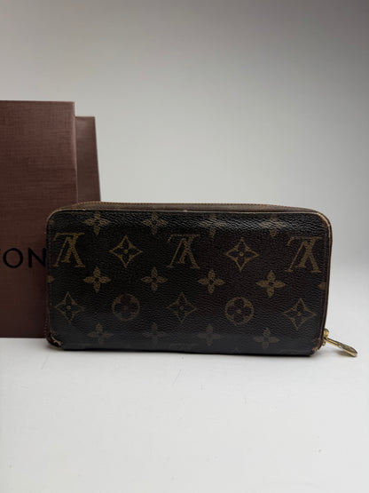 Vintage Louis Vuitton Monogram Zippy leather wallet brown