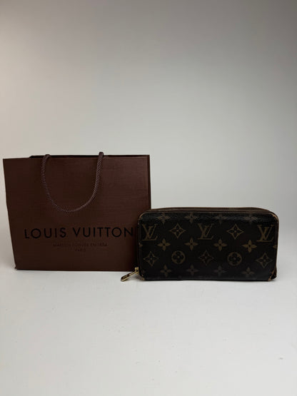Vintage Louis Vuitton Monogram Zippy leather wallet brown