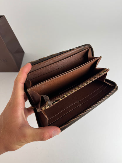 Vintage Louis Vuitton Monogram Zippy leather wallet brown