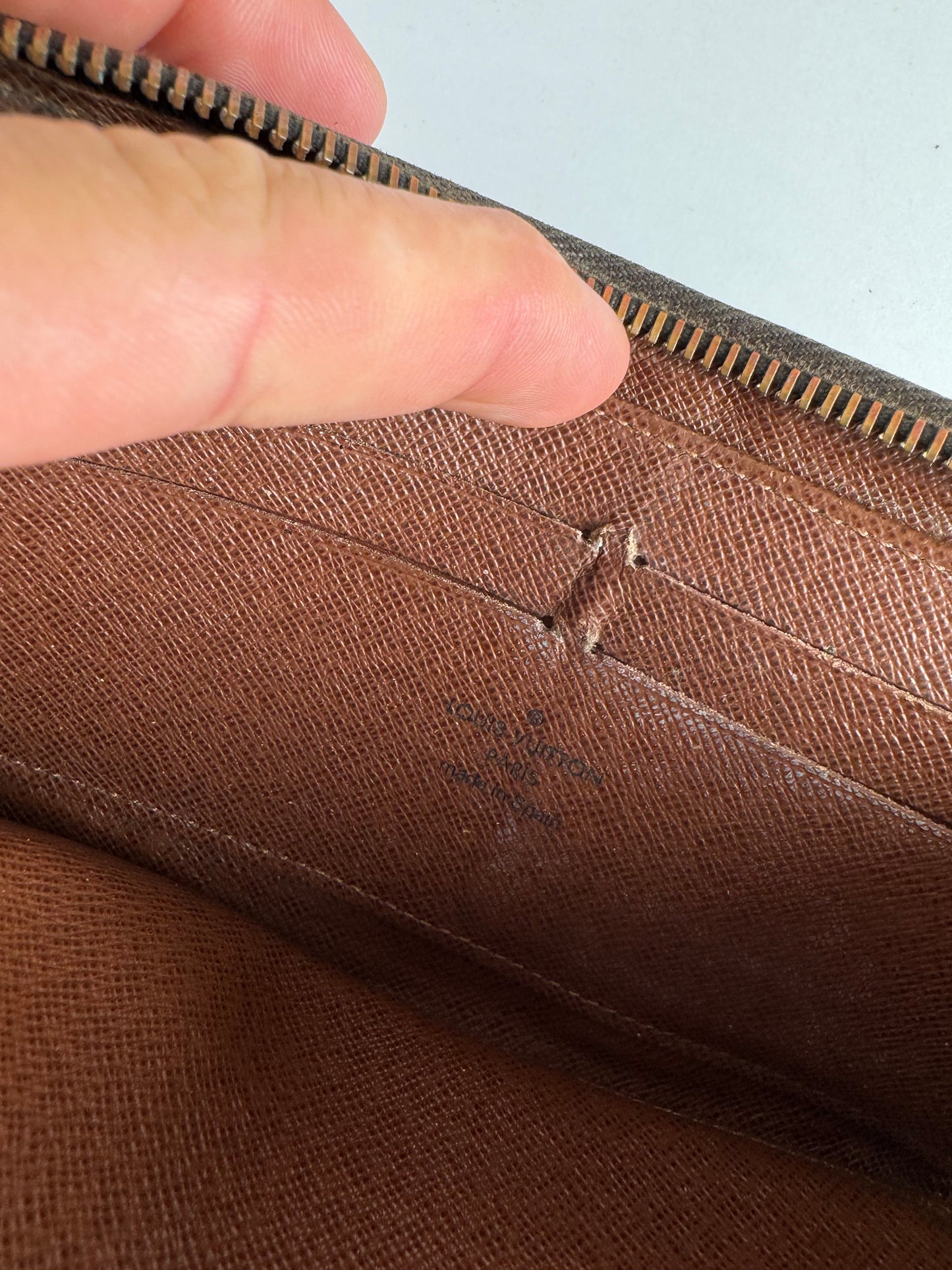 Vintage Louis Vuitton Monogram Zippy leather wallet brown