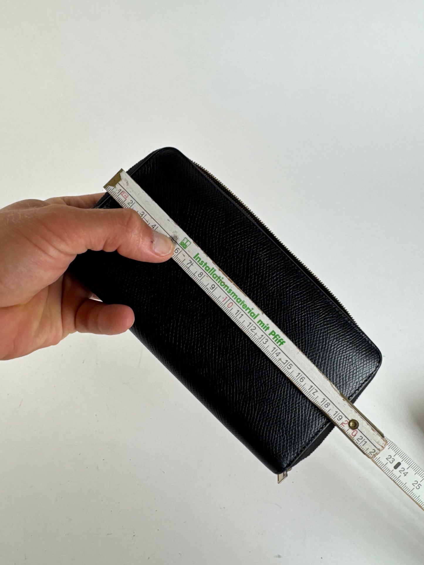 Vintage Celine Leather wallet black zippy defect