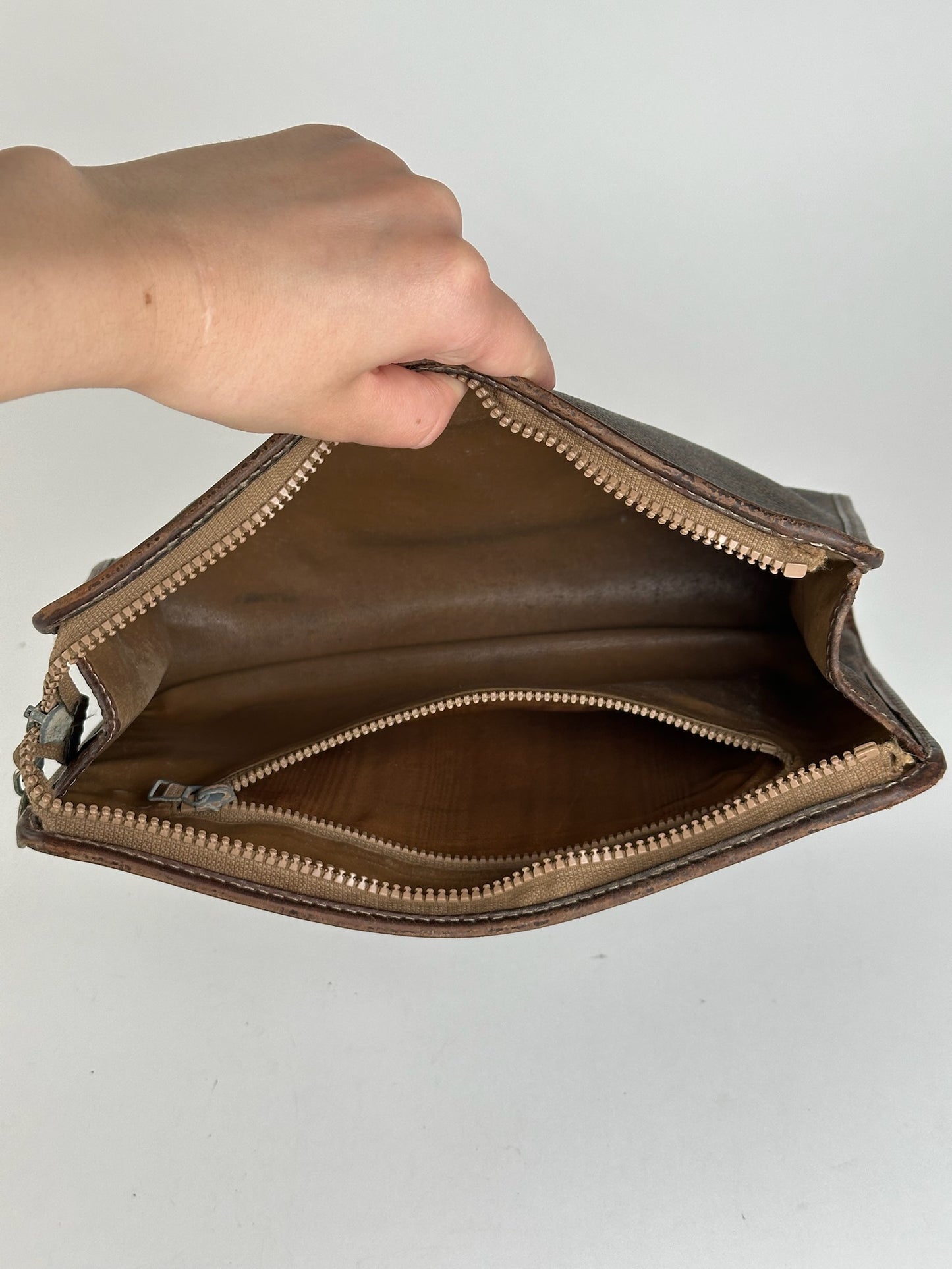 Pochette vintage Celine Paris en cuir monogramme marron