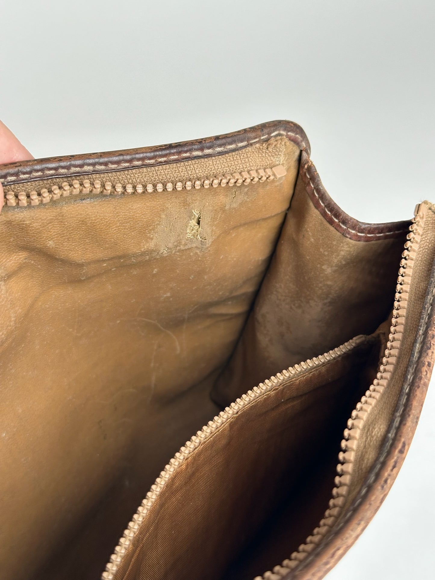 Pochette vintage Celine Paris en cuir monogramme marron