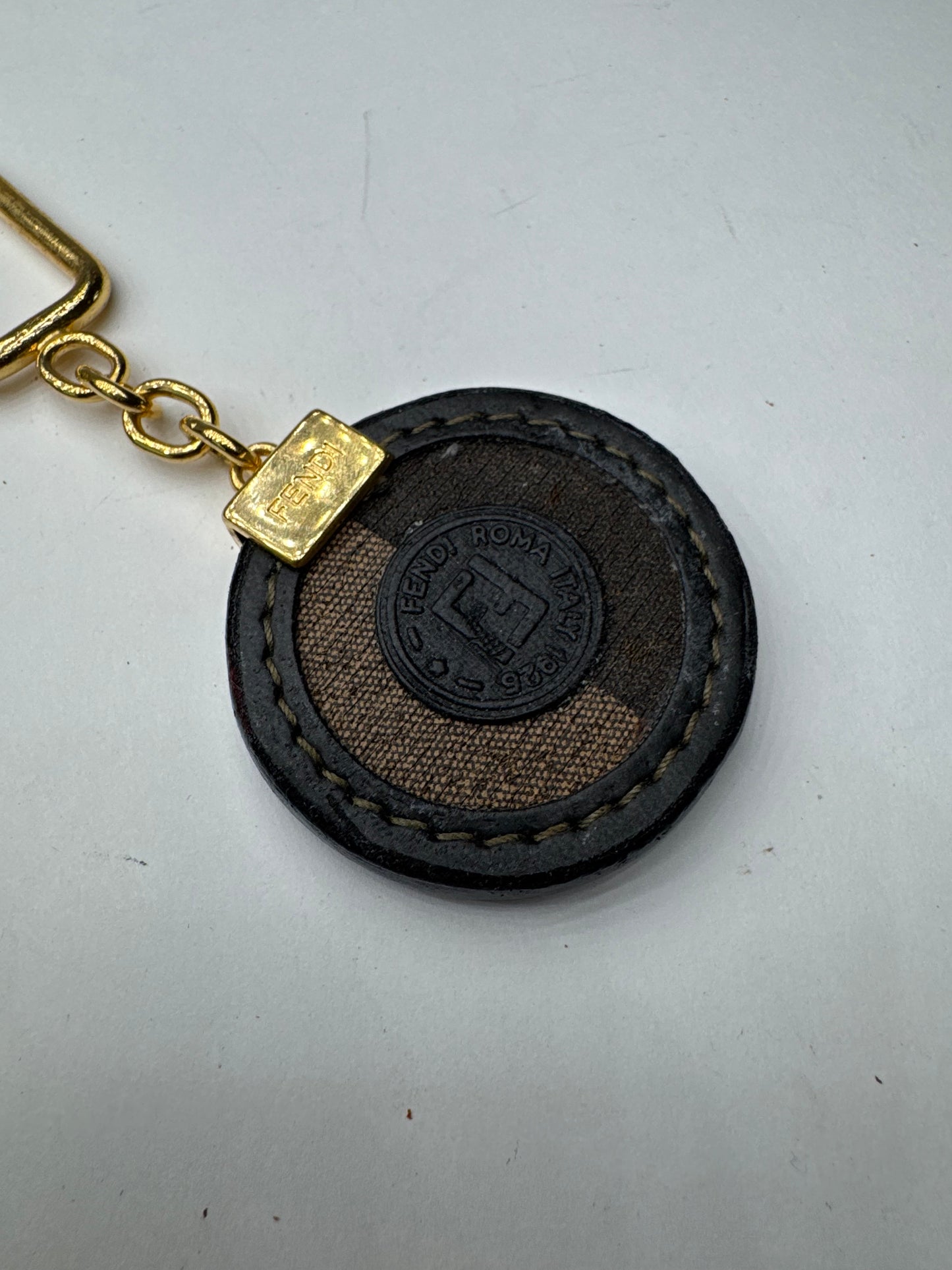 Porte-clés vintage Fendi Roma marron doré