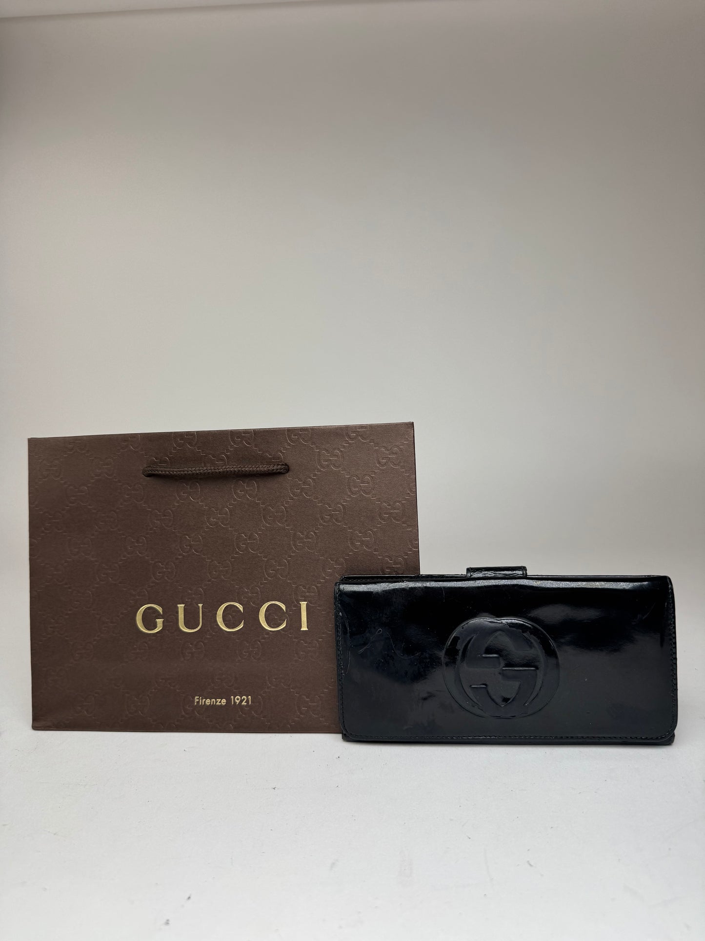 Vintage Gucci GG patent leather wallet black