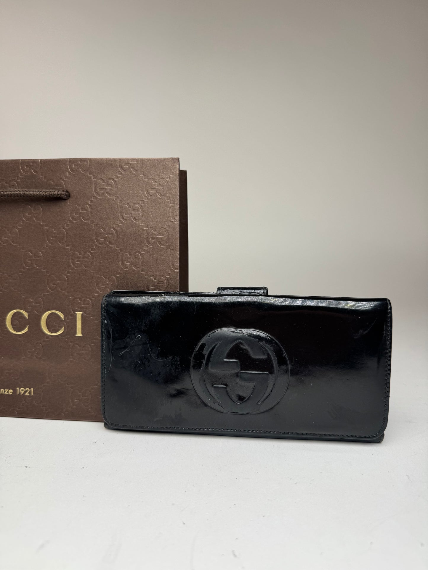 Vintage Gucci GG patent leather wallet black