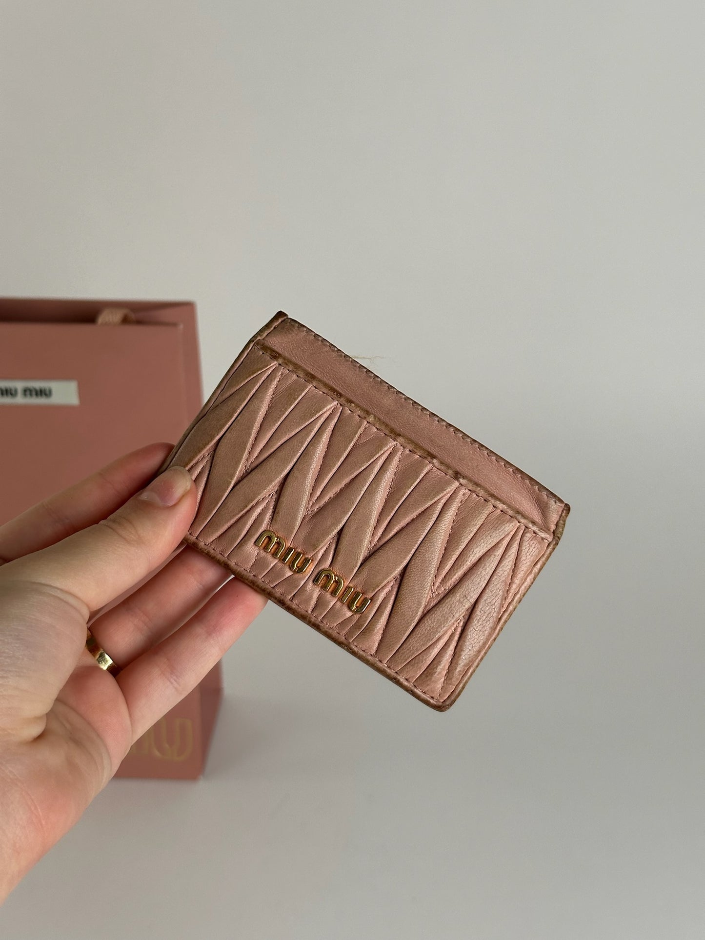 Porte-cartes vintage en cuir rose Miu Miu