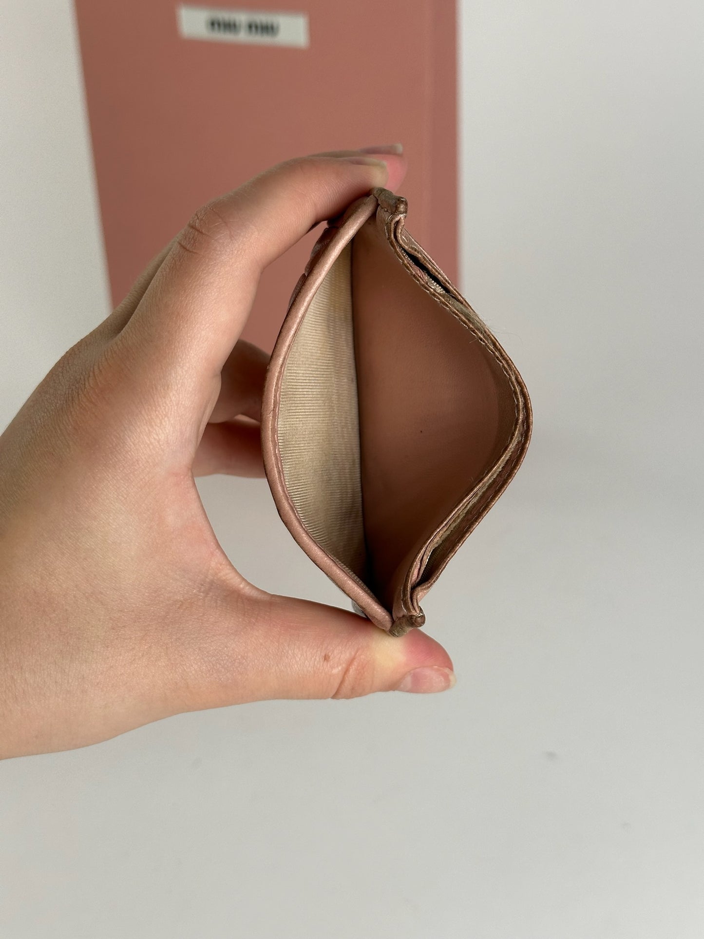 Porte-cartes vintage en cuir rose Miu Miu