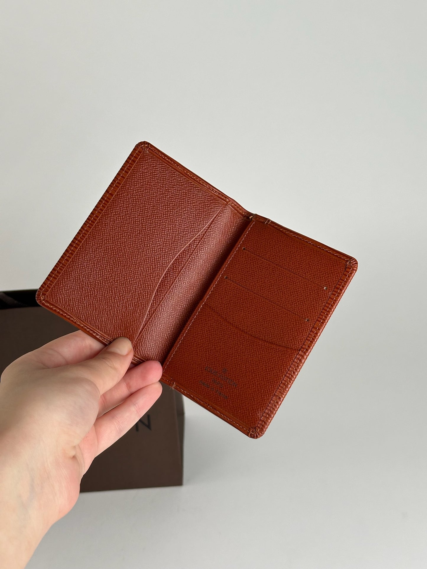 Porte-cartes vintage Louis Vuitton en cuir épi orange