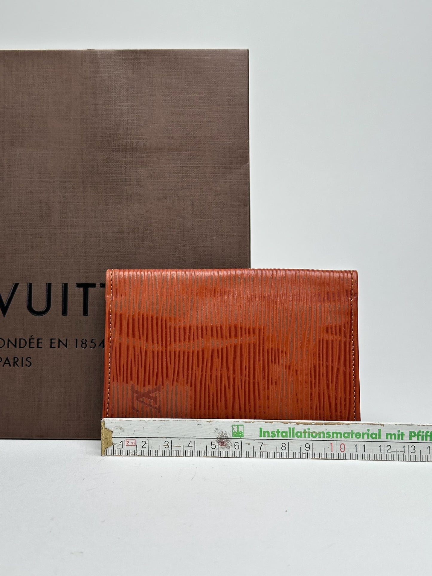 Porte-cartes vintage Louis Vuitton en cuir épi orange