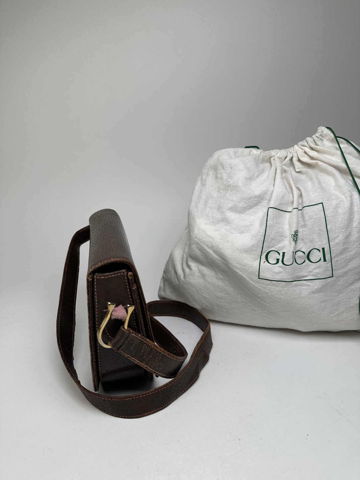 Vintage Gucci Leather Crossbody Bag Brown Keyhole Closure