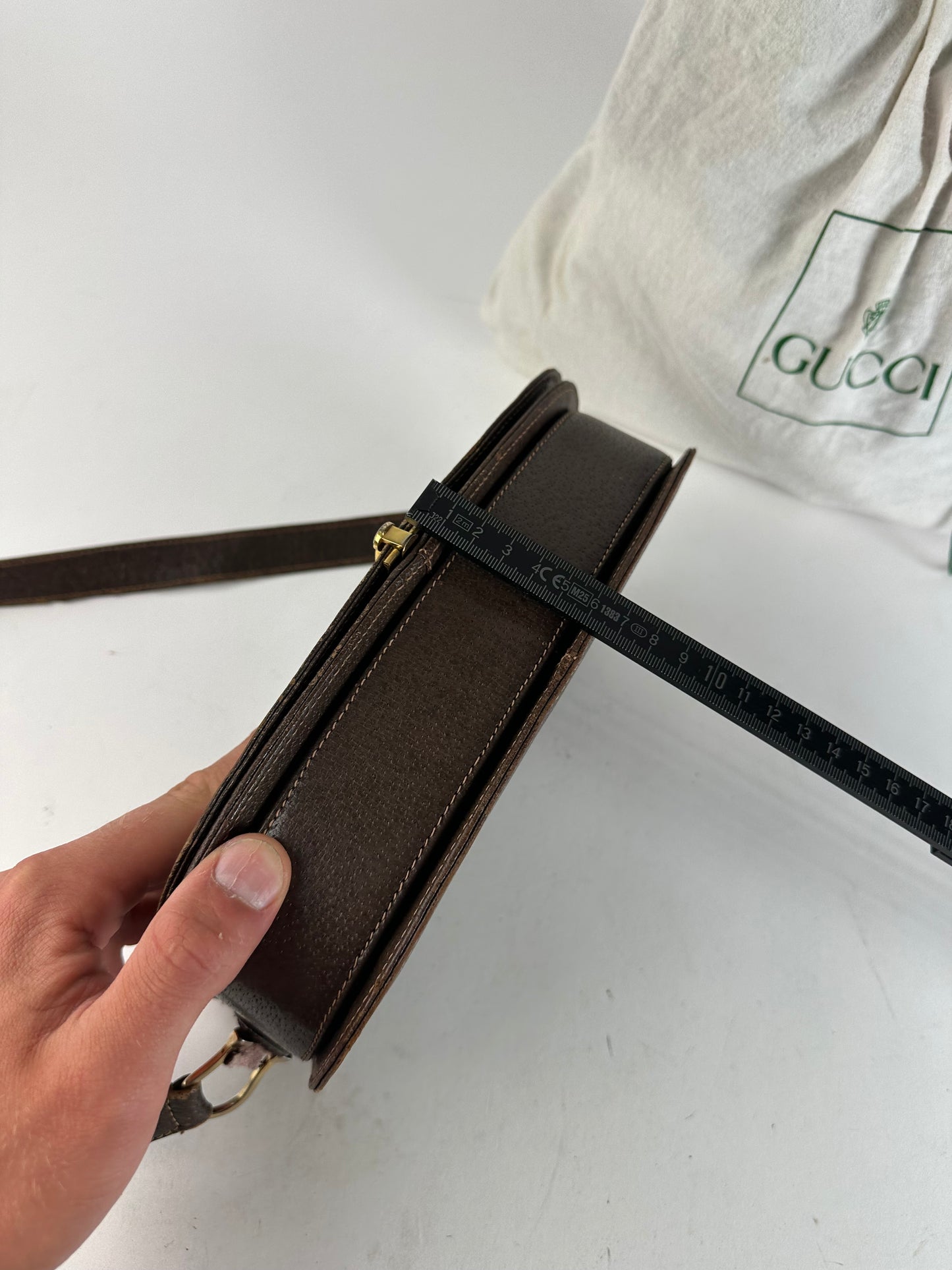 Vintage Gucci Leather Crossbody Bag Brown Keyhole Closure