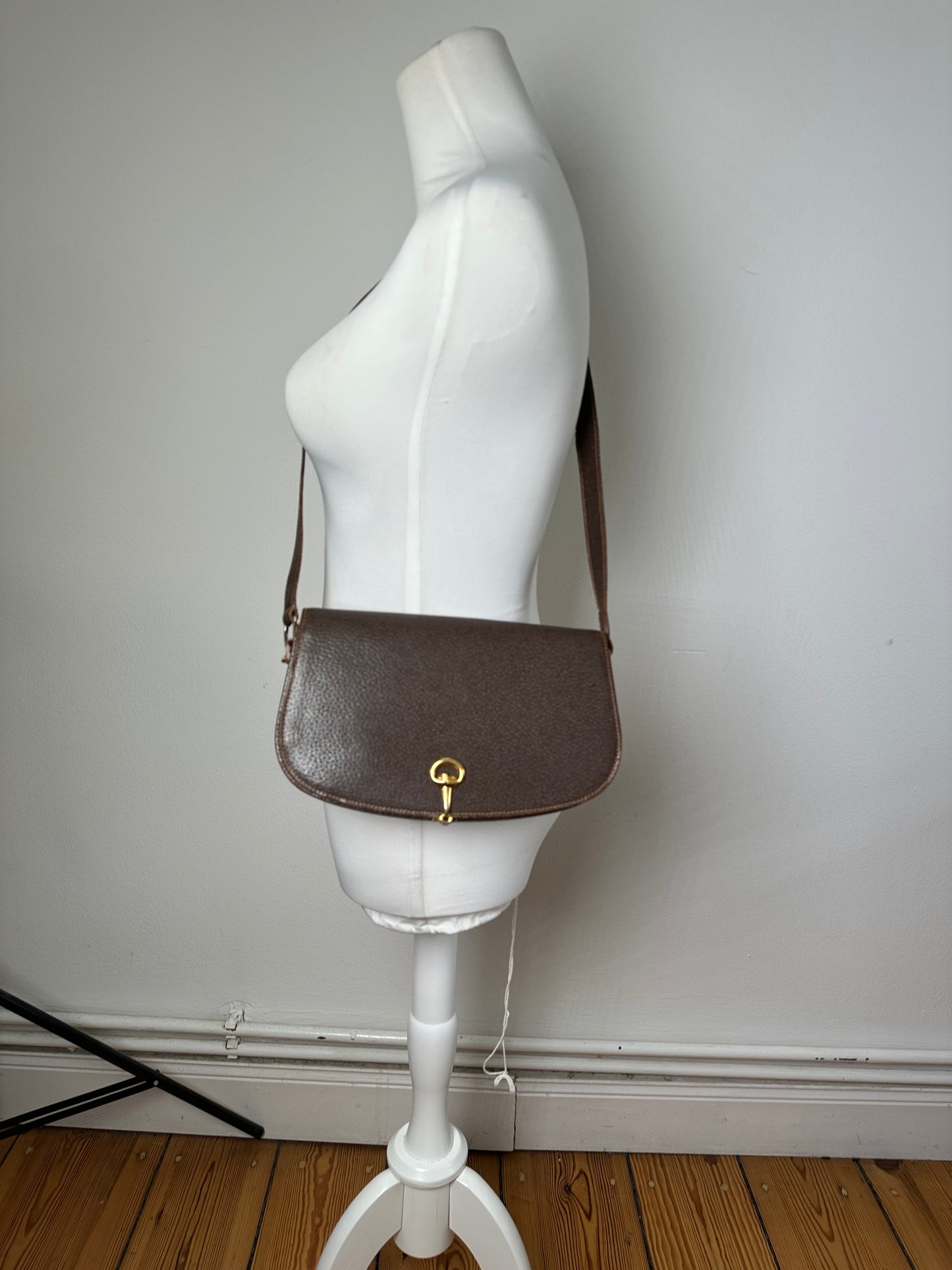Vintage Gucci Leather Crossbody Bag Brown Keyhole Closure
