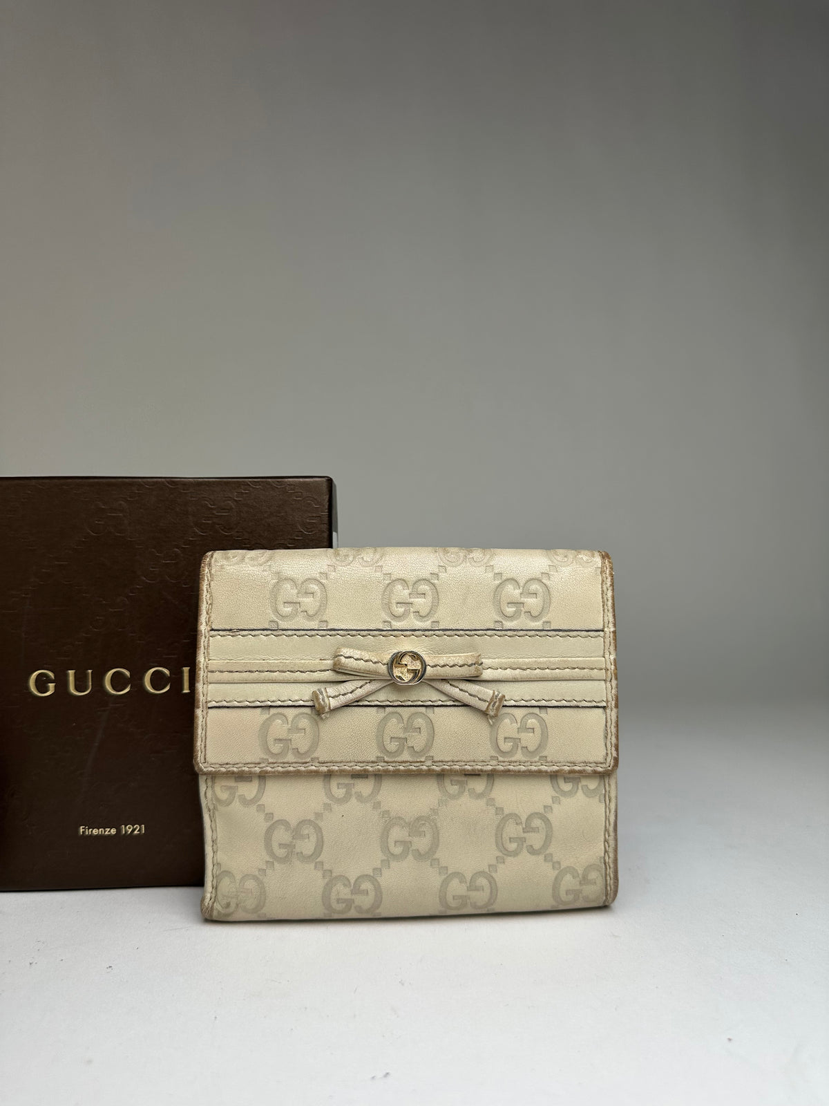 Vintage Gucci GG Supreme Bifold Wallet c. Late 2000s Cream Beige