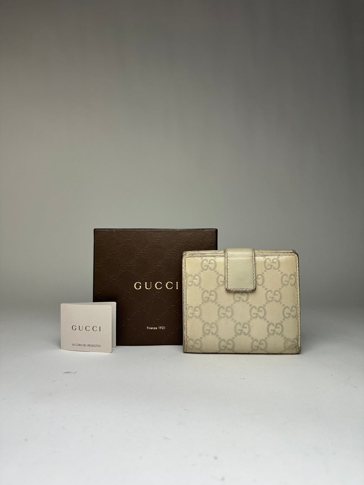 Vintage Gucci GG Supreme Bifold Wallet c. Late 2000s Cream Beige