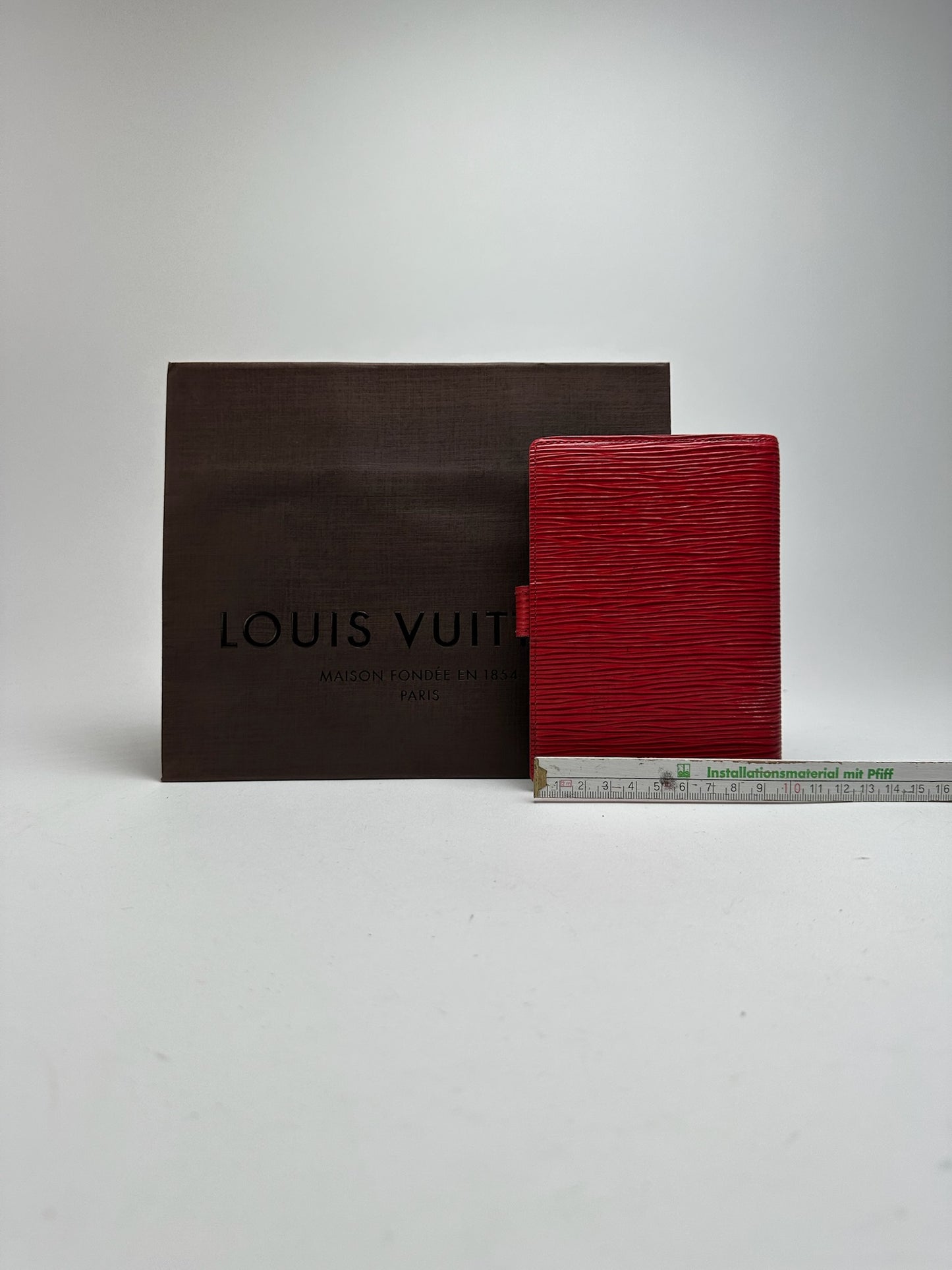 Porte-cartes vintage Louis Vuitton en cuir EPI rouge