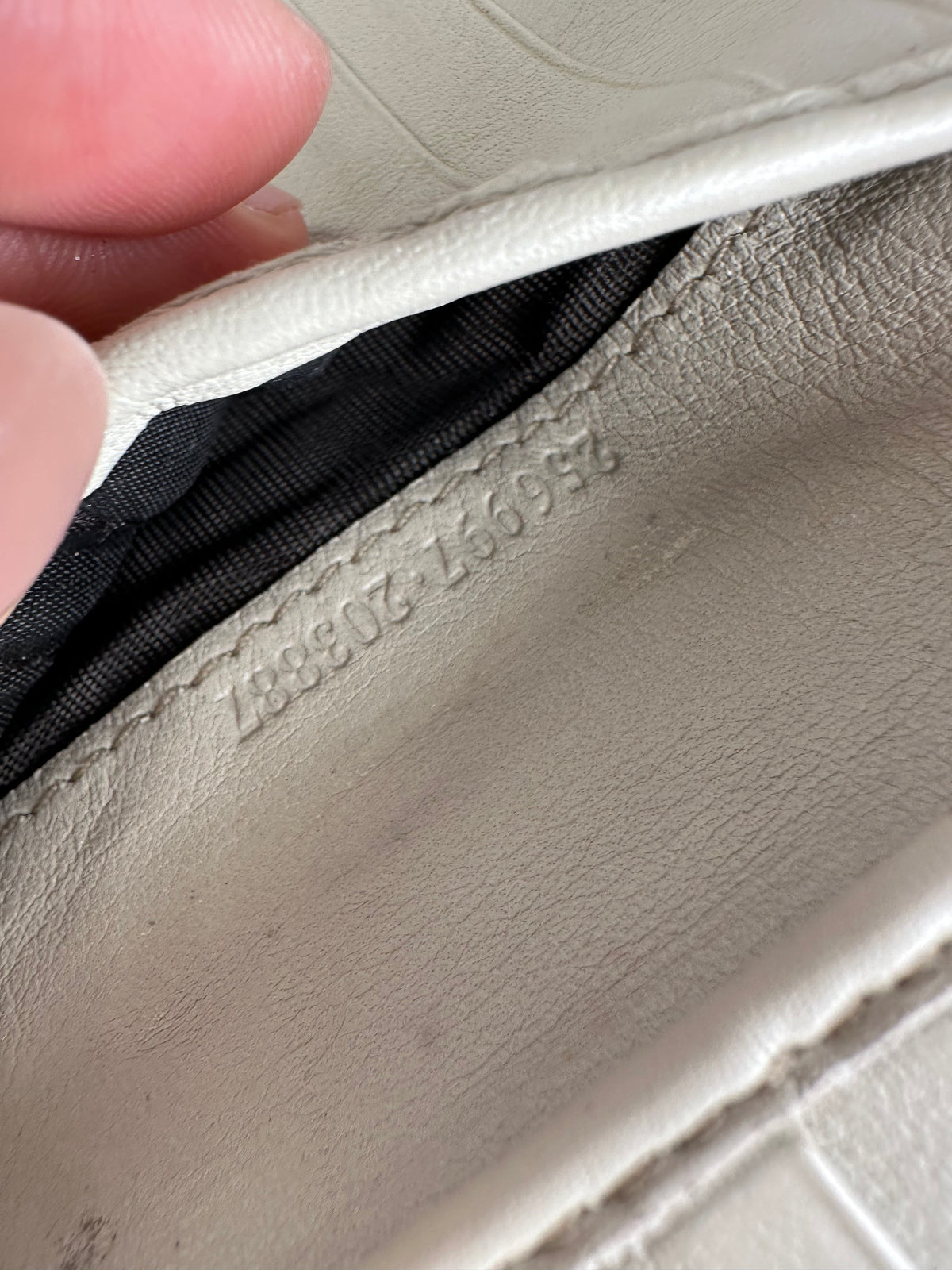 Vintage Gucci GG Supreme Bifold Wallet c. Late 2000s Cream Beige