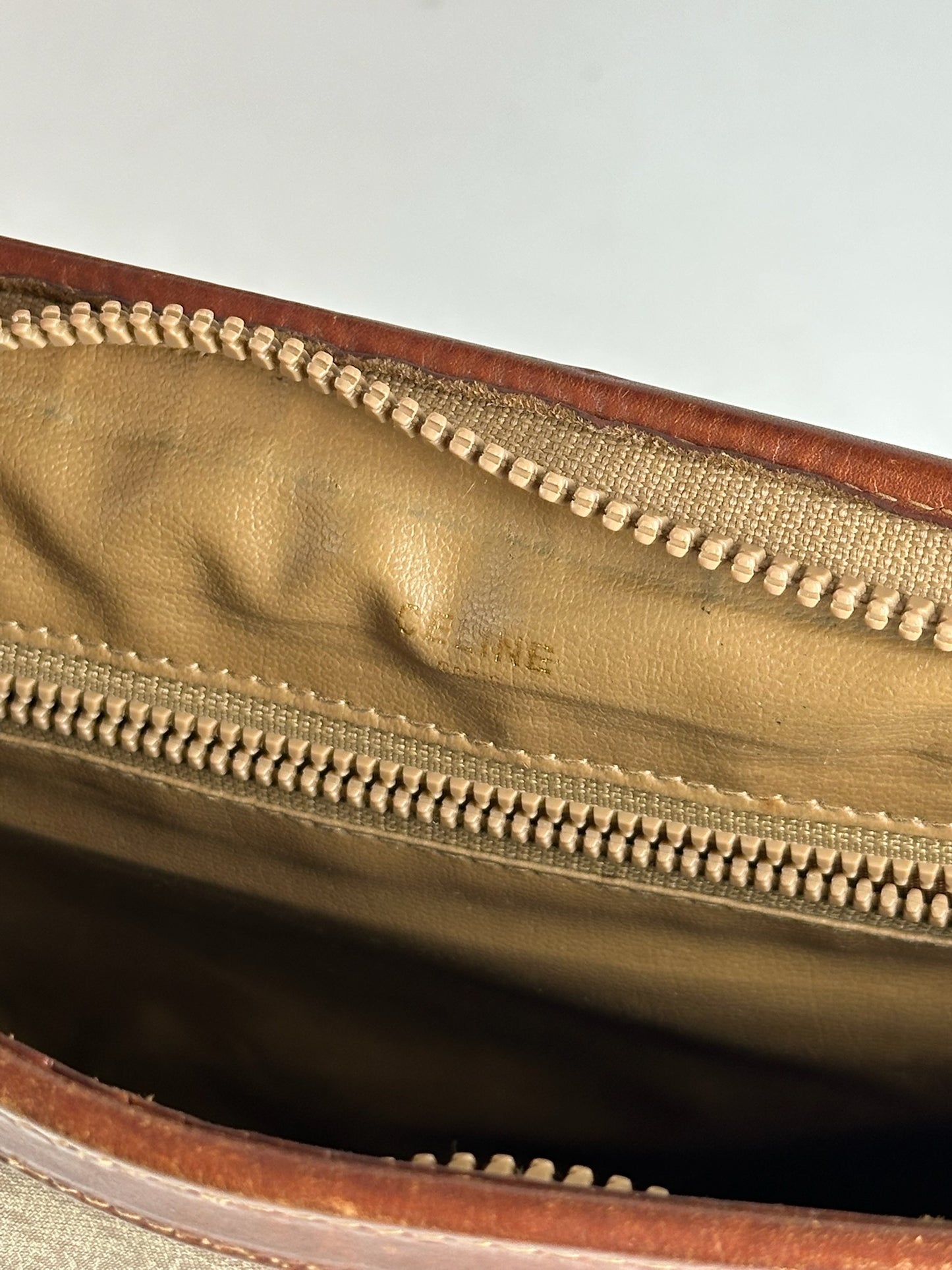 Pochette vintage en cuir noir Céline Paris