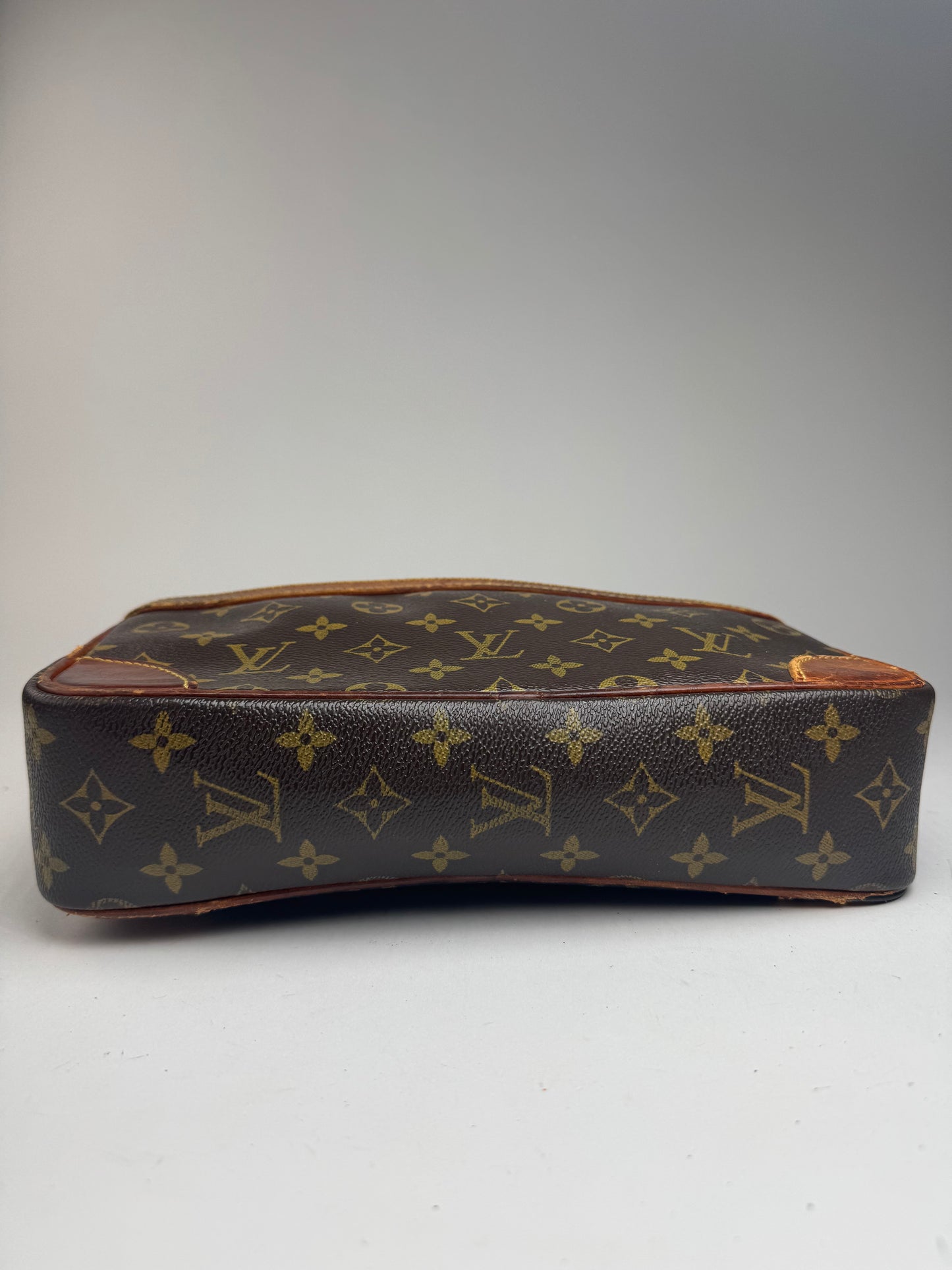 Pochette vintage Louis Vuitton en cuir Monogram marron