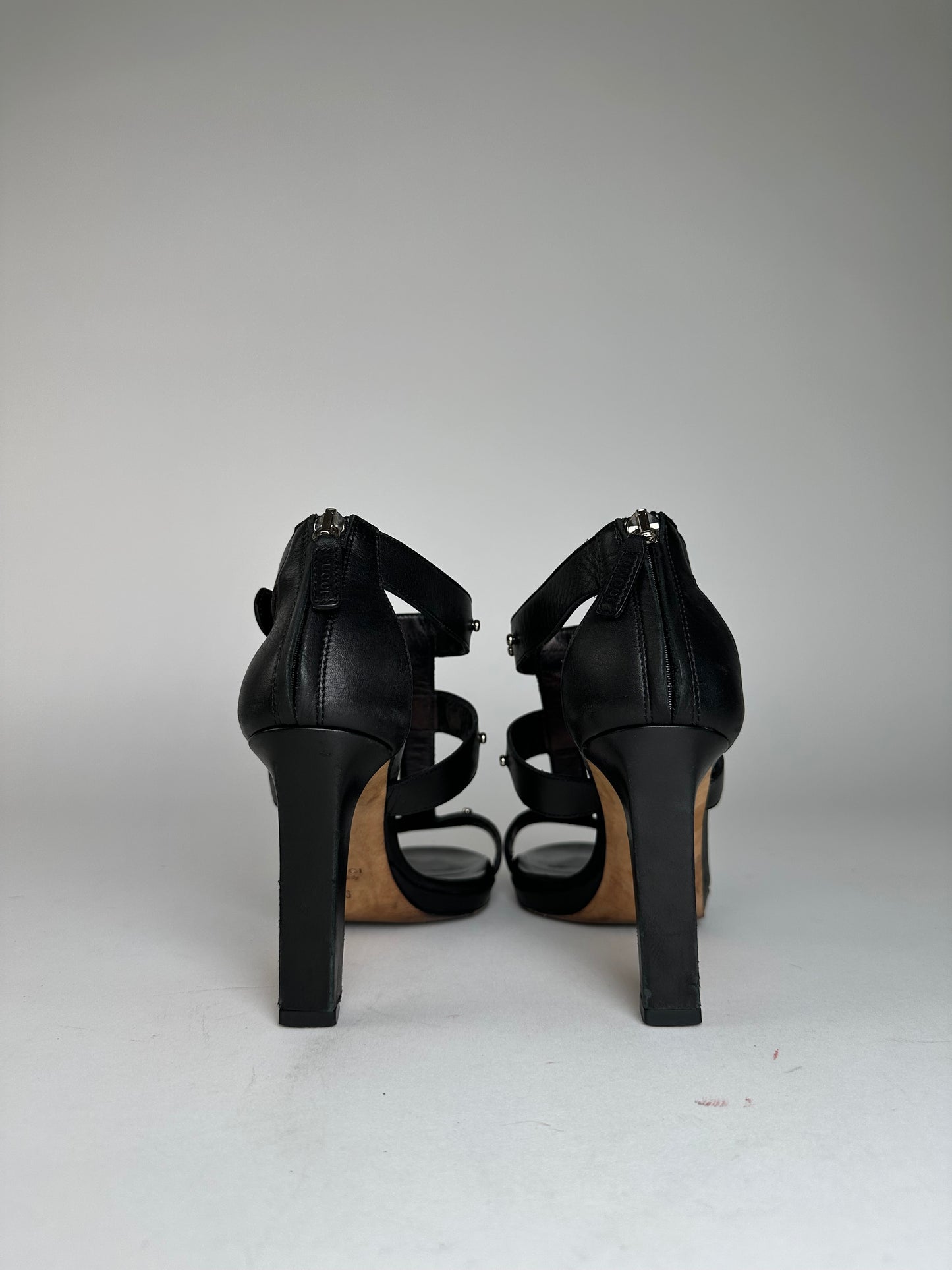 Vintage Gucci Studded Leather Pumps Black EU36
