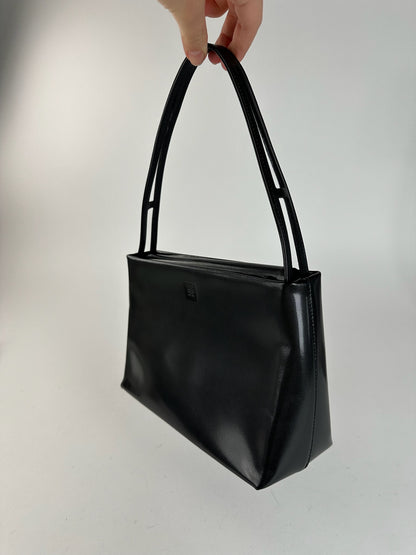 Sac vintage Givenchy en cuir verni noir