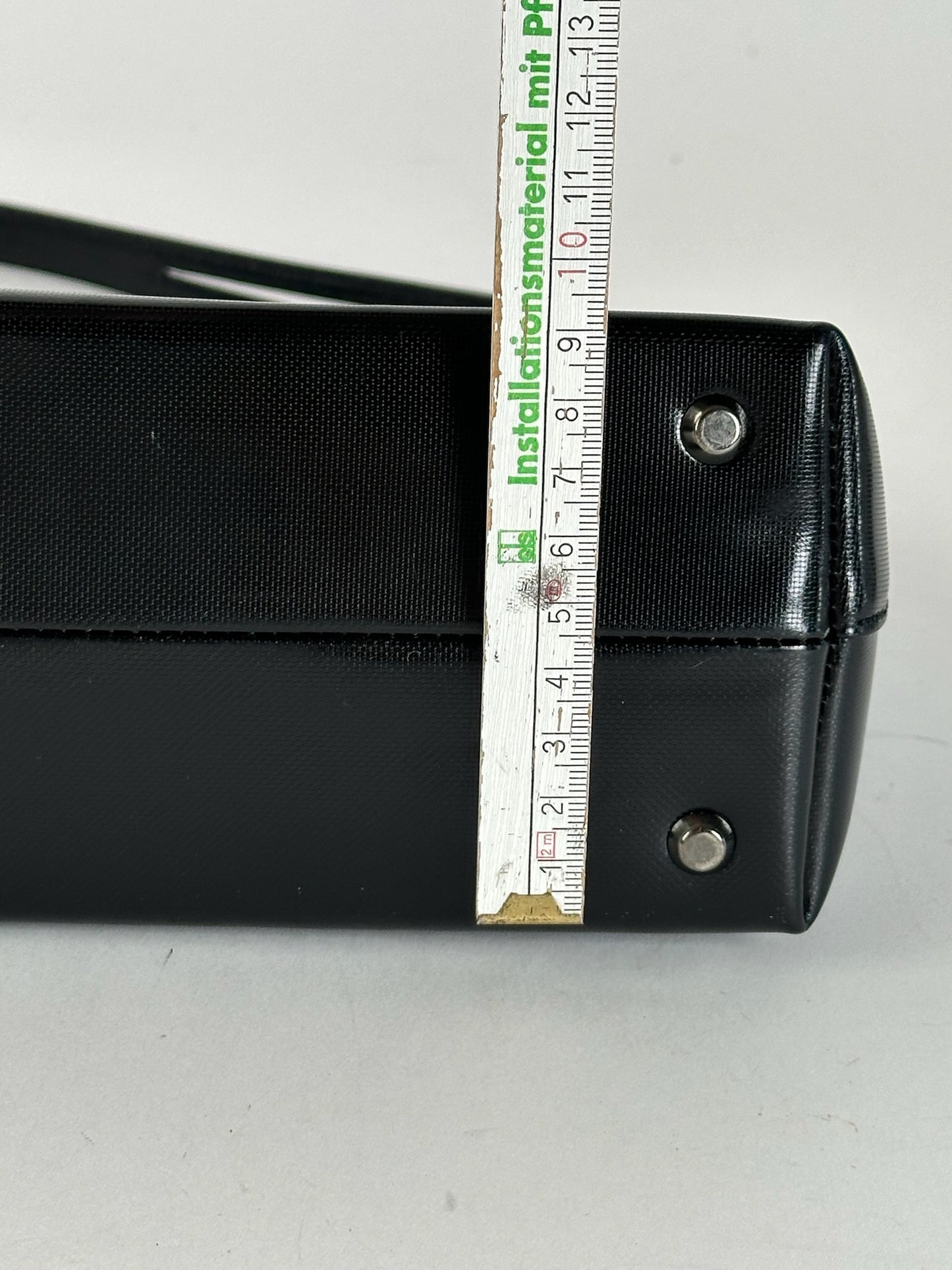 Sac vintage Givenchy en cuir verni noir