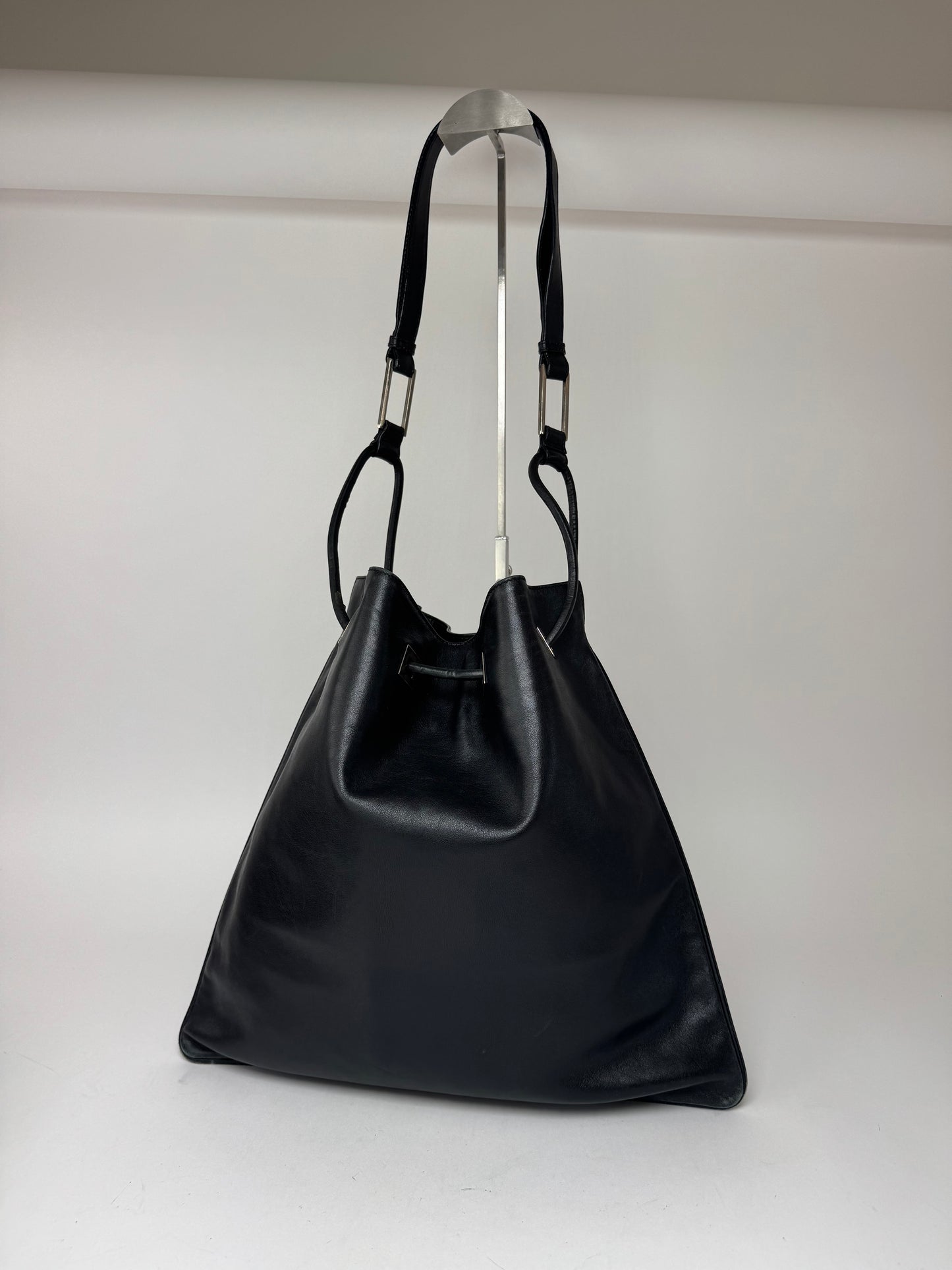 Sac seau vintage en cuir Gucci noir