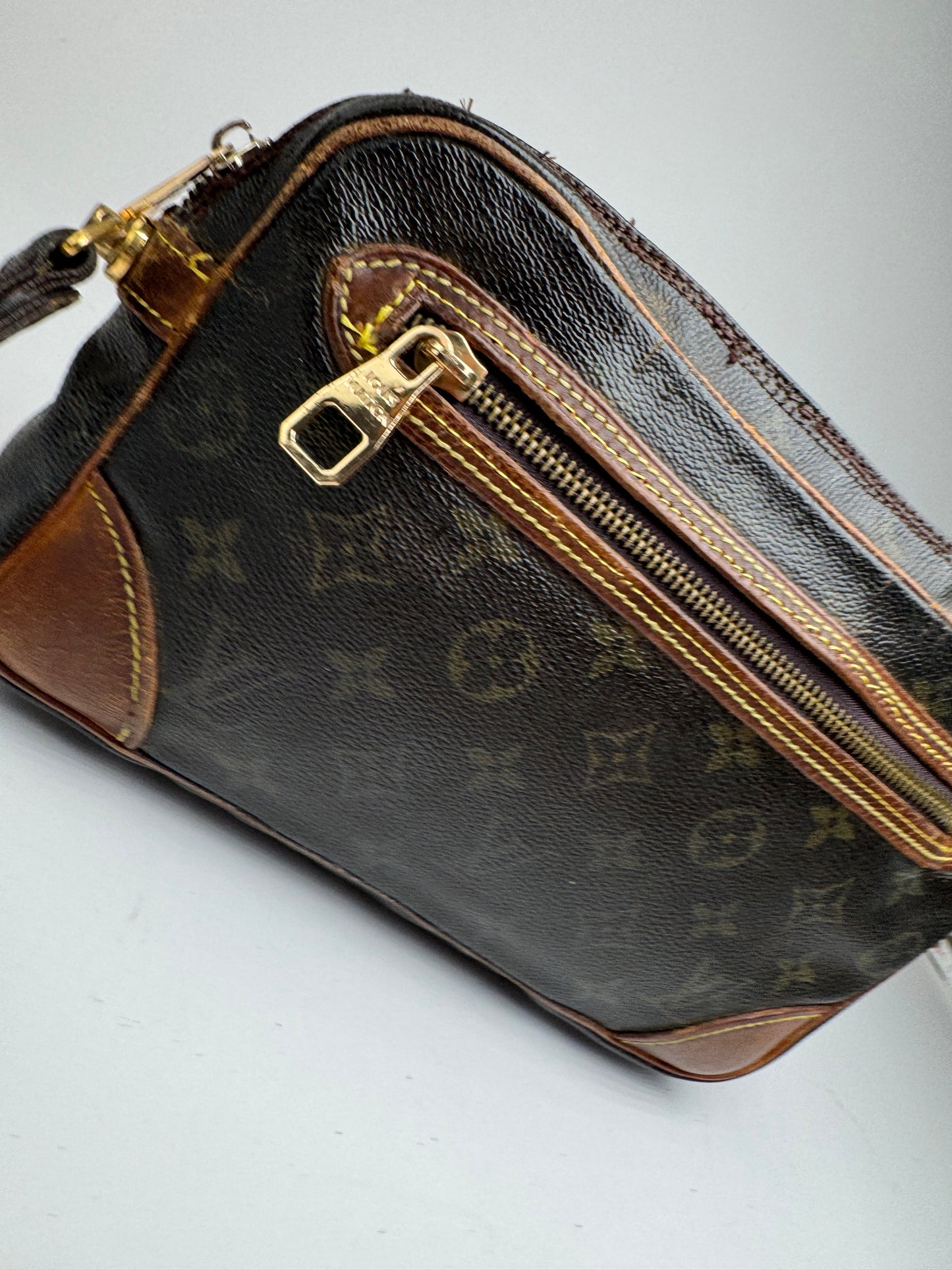 Pochette vintage Louis Vuitton en cuir Monogram marron