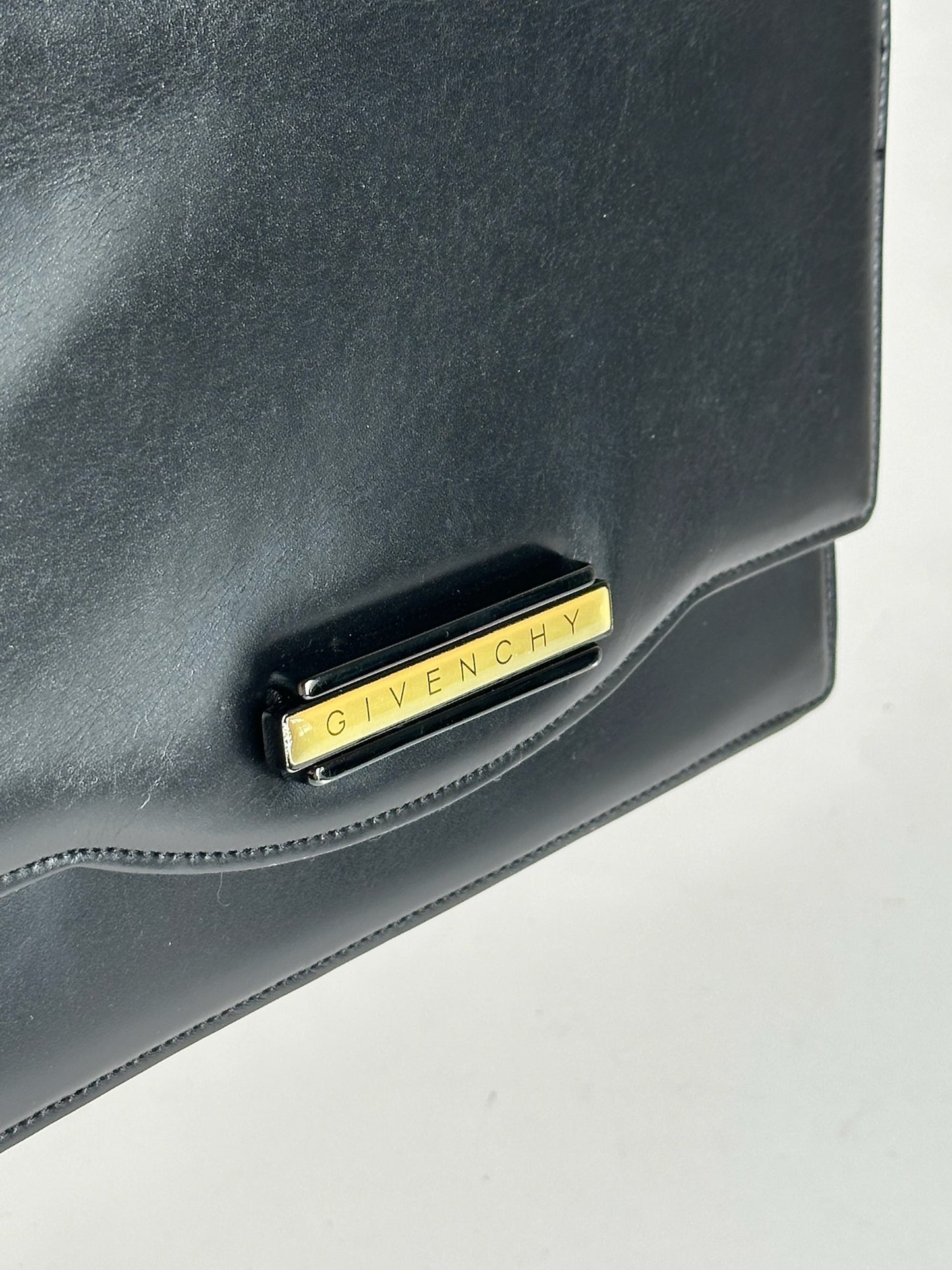 Sac vintage en cuir noir Givenchy