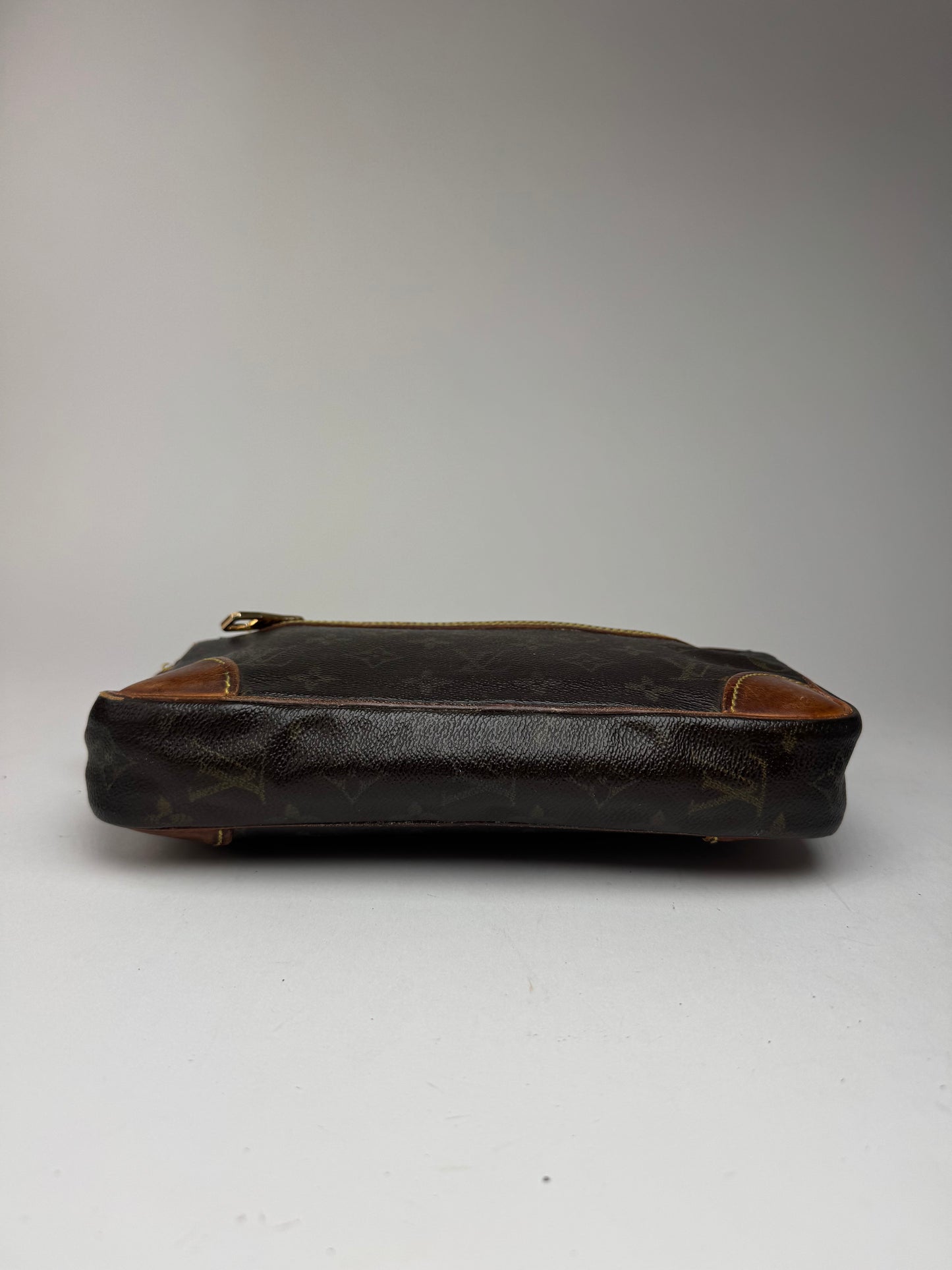 Pochette vintage Louis Vuitton en cuir Monogram marron