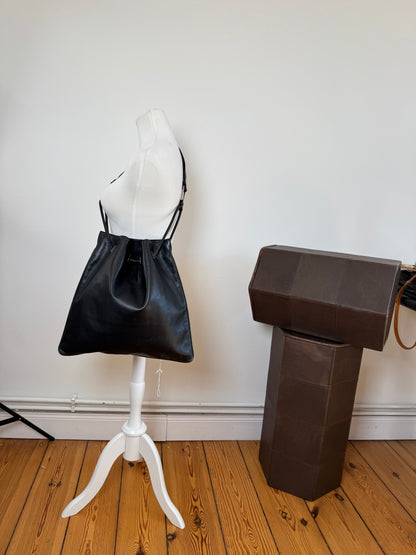 Sac seau vintage en cuir Gucci noir