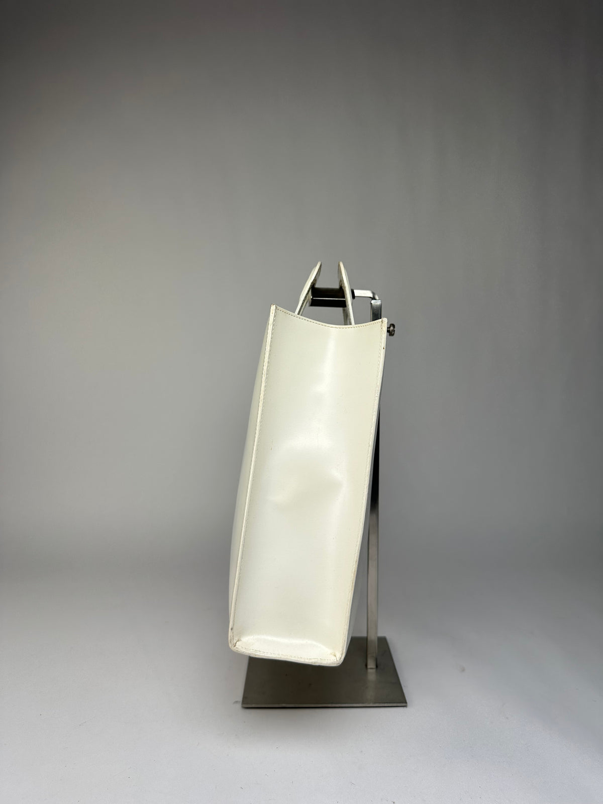 Vintage Gucci Structured Leather Top-Handle Bag White Silver
