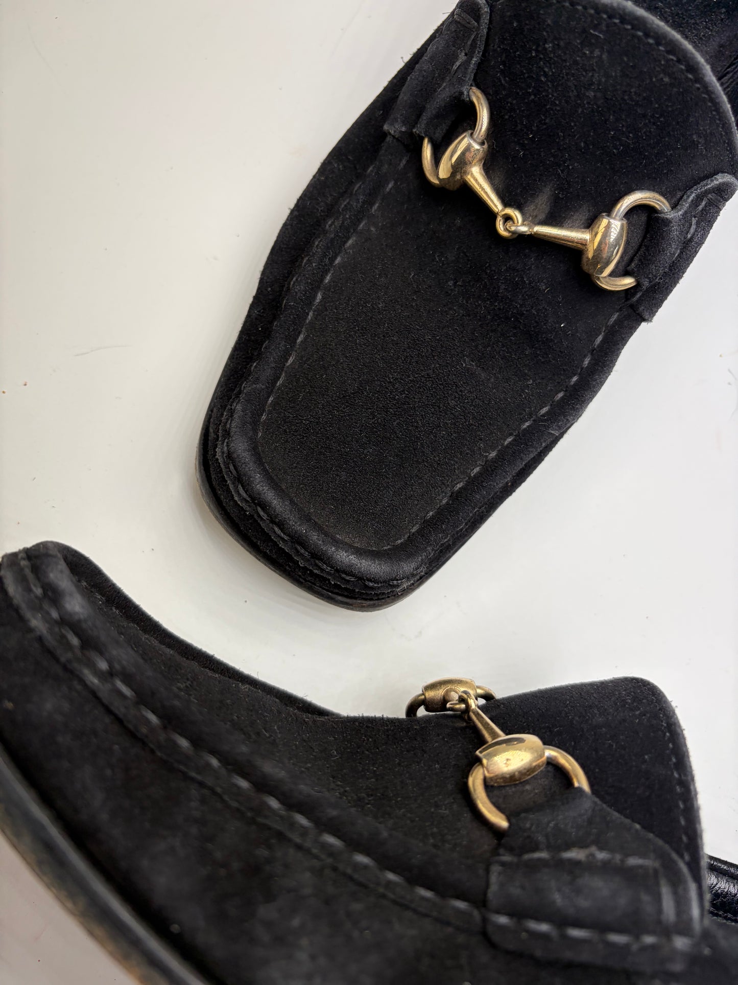 Vintage Gucci Suede Loafers Black Gold-Tone Chain EU39.5