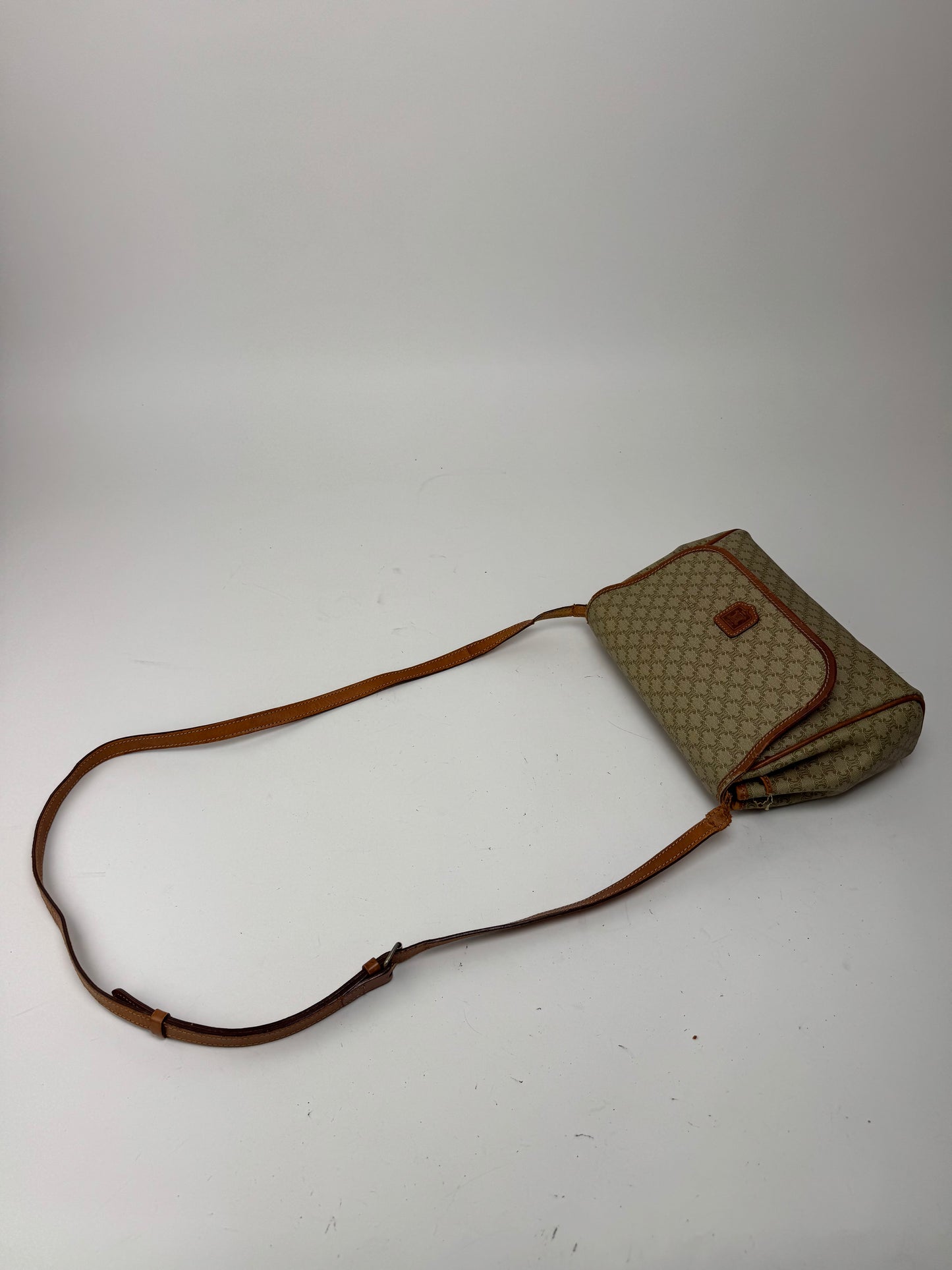 Sac bandoulière vintage Céline Triomphe Monogram beige